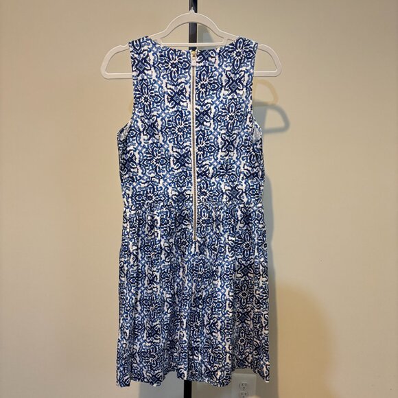 Milly Fit and Flare Blue White Print V Neck Sleeveless Dress - Picture 12 of 13